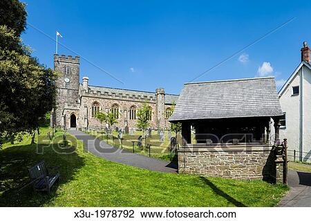 Stock Image - The Curch of All Saints in the village of Dulverton in Exmoor National Park, Somerset, England.. Fotosearch