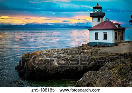 Stock Image - The Lime Kiln light, a name derived from the lime kilns built nearby in the 1860s, was first established in 1914. Fotosearch