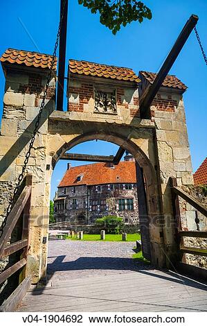 The moated castle of Vischering, Luedinghausen, North Rhine-Westphalia, Germany, Europe View Large Photo Image Stock Image - The moated castle of Vischering, Luedinghausen, North Rhine-Westphalia, Germany, Europe. Fotosearch