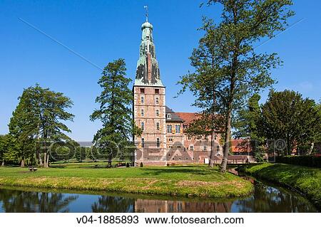 The picturesque moated castle of Raesfeld, North Rhine-Westphalia, Germany, Europe View Large Photo Image Stock Image - The picturesque moated castle of Raesfeld, North Rhine-Westphalia, Germany, Europe. Fotosearch
