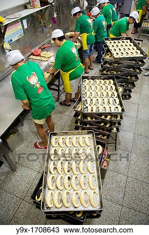 The production line at the Fu Mei Hsiun croissant bakery View Large Photo Image Stock Image - The production line at the Fu Mei Hsiun croissant bakery. Fotosearch