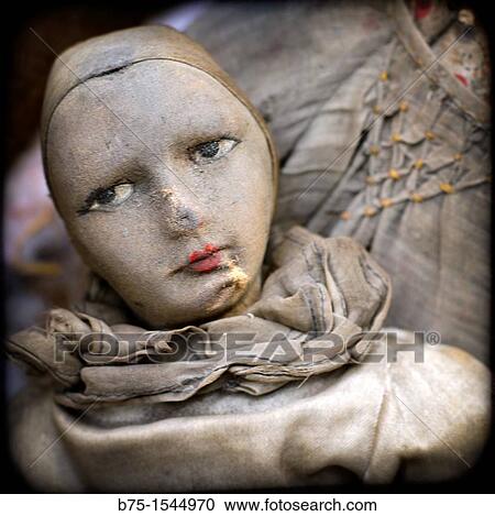 Stock Image - thursday in the old Pierrot Antique Market, Old Spitalfields Market, London, UK. Fotosearch