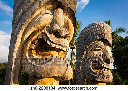 Picture - Tikis (ki'i) at Pu'uhonua O Honaunau (City of Refuge) National Historic Park, Kona Coast, Hawaii USA.. Fotosearch
