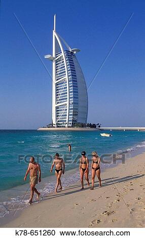 Tourist Strand Burj Al Araber Hotel Dubai Vereint Araber Emirates Stock Bild K78 Fotosearch