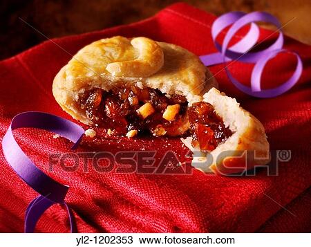 Traditional Christmas Mince Pies View Large Photo Image Stock Image - Traditional Christmas Mince Pies. Fotosearch