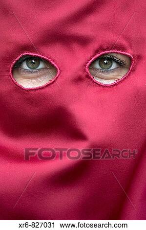 Una penitente en una procesi? n de la Semana Santa de Granada, Andaluc? a, Espaa., A penitent in a procession of Holy Week in Granada, Andalucia, Spain. View Large Photo Image Stock Image - Una penitente en una procesi? n de la Semana Santa de Granada, Andaluc? a, Espaa., A penitent in a procession of Holy Week in Granada, Andalucia, Spain.. Fotosearch