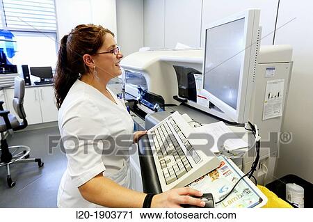 UniCel DxC 600i Synchron Access Clinical Systems, designed for the laboratory with moderate-volume testing, combines chemistry and immunoassay testing in a single platform View Large Photo Image Stock Image - UniCel DxC 600i Synchron Access Clinical Systems, designed for the laboratory with moderate-volume testing, combines chemistry and immunoassay testing in a single platform. Fotosearch