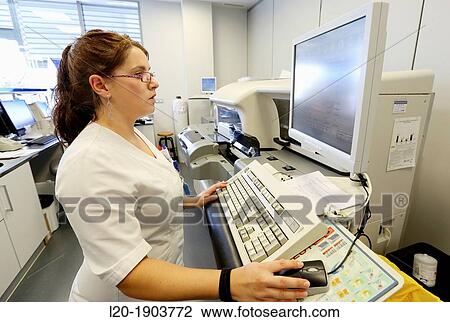 UniCel DxC 600i Synchron Access Clinical Systems, designed for the laboratory with moderate-volume testing, combines chemistry and immunoassay testing in a single platform View Large Photo Image Stock Image - UniCel DxC 600i Synchron Access Clinical Systems, designed for the laboratory with moderate-volume testing, combines chemistry and immunoassay testing in a single platform. Fotosearch