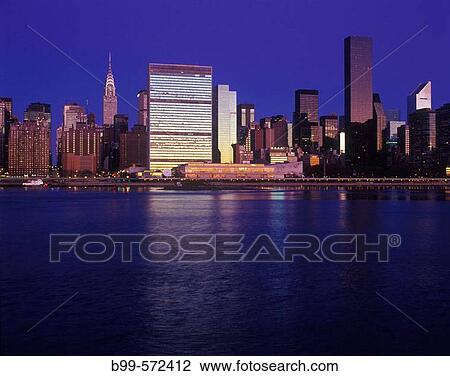 Stock Image - United nations building, Midtown skyline, Manhattan, New York, USA. Fotosearch
