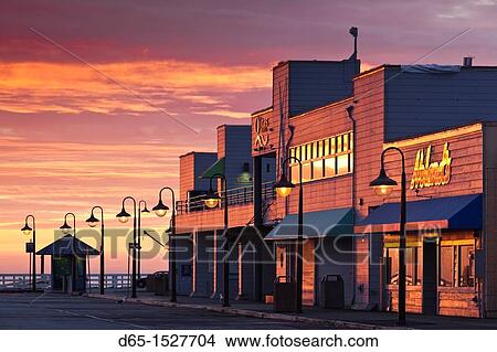 USA, California, Central Coast, Santa Cruz, Municipal Wharf, dawn View Large Photo Image Picture - USA, California, Central Coast, Santa Cruz, Municipal Wharf, dawn. Fotosearch