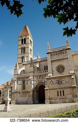 Picture - Valladolid. Espaa. Iglesia de Santa Mar? a de la Antigua en el centro hist? rico de la ciudad de Valladolid.. Fotosearch