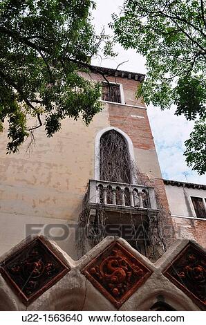 Venezia (Italy): house in Venetian style View Large Photo Image Stock Image - Venezia (Italy): house in Venetian style. Fotosearch