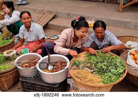 Stock Photograph - View of the Myinkaba market, Old Bagan, Pagan, Burma, Myanmar, Asia. Fotosearch