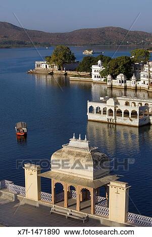 Stock Image - View over Pichola lake, Udaipur, Rajasthan, india. Fotosearch