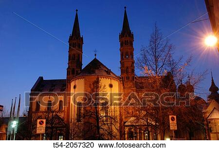 Stock Image - W? rzburg Cathedral on a winter evening. Fotosearch