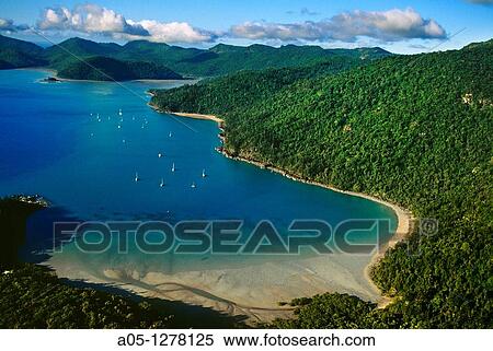 Whitsunday Islands, Great Barrier Reef, Queensland, Australia. View Large Photo Image Stock Photography - Whitsunday Islands, Great Barrier Reef, Queensland, Australia.. Fotosearch