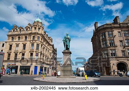 William Pitt statue in George Street central Edinburgh Scotland Britain UK Europe. View Large Photo Image Stock Photography - William Pitt statue in George Street central Edinburgh Scotland Britain UK Europe.. Fotosearch