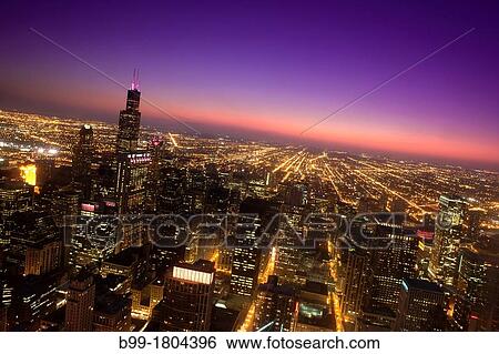 Stock Photograph - WILLIS TOWER LOOP SKYLINE FROM MID AMERICA CLUB AT THE AON CENTER DOWNTOWN CHICAGO ILLINOIS USA. Fotosearch
