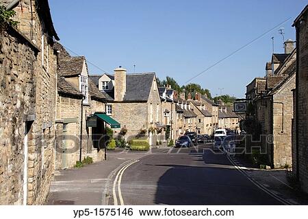 Witney Street Burford Oxfordshire View Large Photo Image Stock Photograph - Witney Street Burford Oxfordshire. Fotosearch