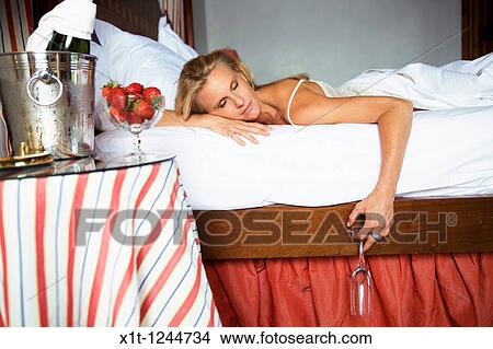 Picture - Woman. Fotosearch
