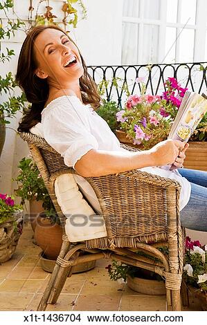 Picture - Woman.. Fotosearch