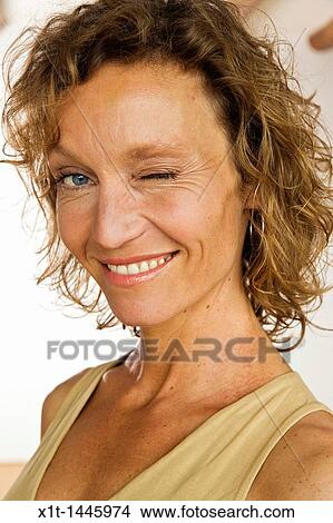 Picture - Woman.. Fotosearch