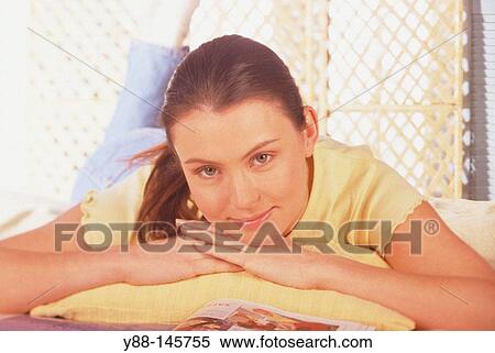 Stock Photography - Woman reading. Fotosearch
