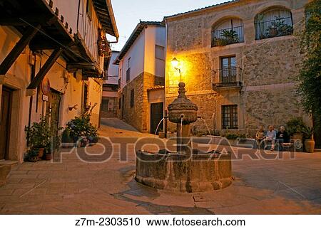 Plaza de la Fuente de los Chorros, Cuacos de Yuste, CBceres province, Extremadura, Spain View Large Photo Image Stock Image - Plaza de la Fuente de los Chorros, Cuacos de Yuste, CBceres province, Extremadura, Spain. Fotosearch