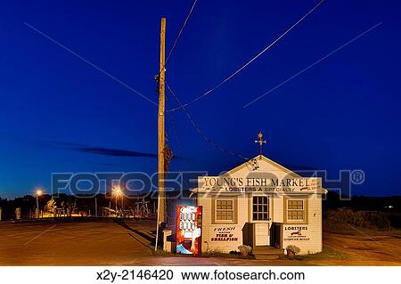 Stock Image - Rustic seafood market at Rock Harbor, Orleans, Cape Cod, Massachusetts, USA.. Fotosearch