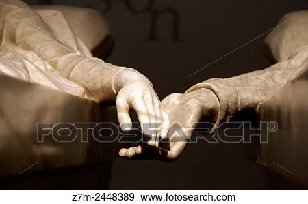 Mausoleo de los amantes en la iglesia de San Pedro de Teruel. View Large Photo Image Stock Photo - Mausoleo de los amantes en la iglesia de San Pedro de Teruel.. Fotosearch