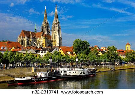 Stock Image - Regensburg, St Peter´s Cathedral, Danube River, Upper Palatinate, Bavaria, Germany.. Fotosearch