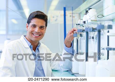 Stock Image - Researcher. Disaggregation and sample preparation arid steel, for further analysis determination of oxides, Laboratory, Research on building materials, Tecnalia Research & Innovation, Zamudio, Bizkaia, Basque Country, Spain. Fotosearch
