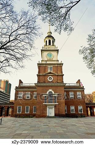 Independence Hall in Old City, 5th and Chestnut Street, Philadelphia Pennsylvania USA. View Large Photo Image Stock Photo - Independence Hall in Old City, 5th and Chestnut Street, Philadelphia Pennsylvania USA.. Fotosearch