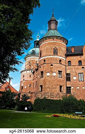 Stock Photo - Castillo de Gripsholm en Mariefred, ciudad sueca del municipio de Strangnas a orillas del lago Malaren?. Provincia de Sodermanland?. Suecia?. Europa.. Fotosearch