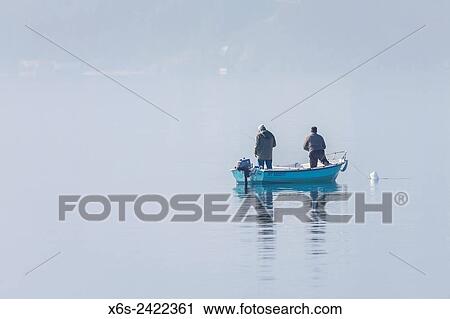 Stock Image - Lac du Bourget, Savoie, Rh? ne-Alpes, Francia.. Fotosearch