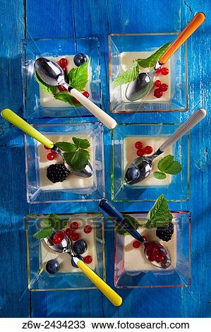 Presentation of cake made with cream and berries. View Large Photo Image Stock Image - Presentation of cake made with cream and berries.. Fotosearch