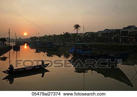 Picture - Vietnam, Hoi An, Thu Bon River at Sunrise. Fotosearch