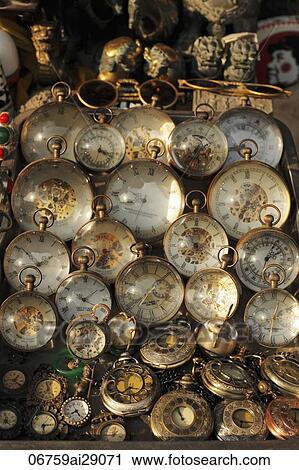 Antieke, horloges, te markt, in, shanghai, Stock Afbeelding | | Fotosearch