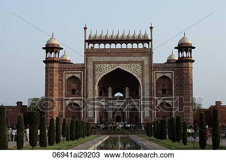 The Great Gate, gateway to the Taj Mahal, Agra, India View Large Photo Image Stock Image - The Great Gate, gateway to the Taj Mahal, Agra, India. Fotosearch