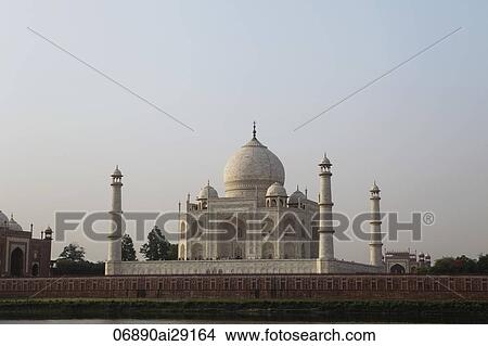 Picture - The Taj Mahal, Agra, India. Fotosearch