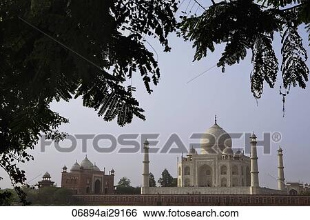Stock Photograph - Wide shot of the Taj Mahal, Agra, India. Fotosearch