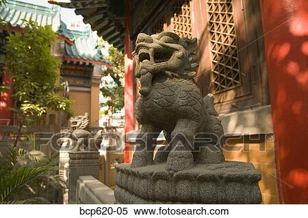 Statue Outside Taoist Temple In Hong Kong Stock Photography - 