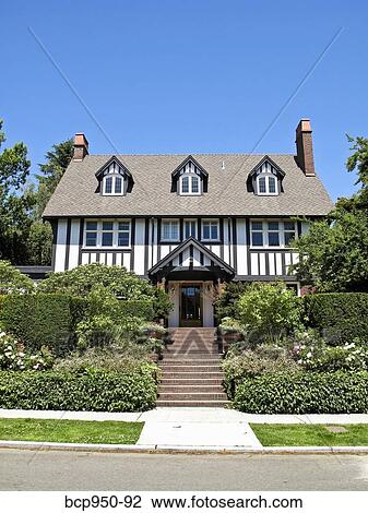 Tudor-stil, haus Stock Bild | bcp950-92 | Fotosearch