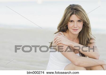 Picture - Cuban woman posing. Fotosearch