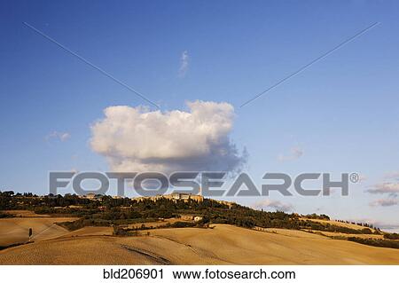Stock Image - Hill Town of Pienza. Fotosearch