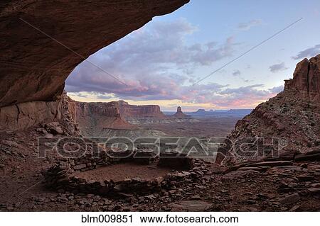 False kiva, Canyonlands National Park View Large Photo Image Stock Image - False kiva, Canyonlands National Park. Fotosearch