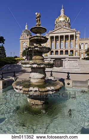 Iowa state capitol building and fountain View Large Photo Image Stock Image - Iowa state capitol building and fountain. Fotosearch