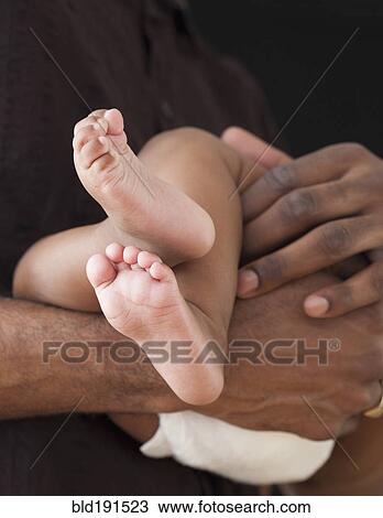 Africaine Bebe Pieds Banque D Image Bld Fotosearch