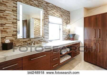 Stock Photo - Luxury bathroom. Fotosearch