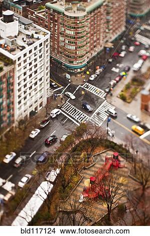 Picture - City Intersection. Fotosearch